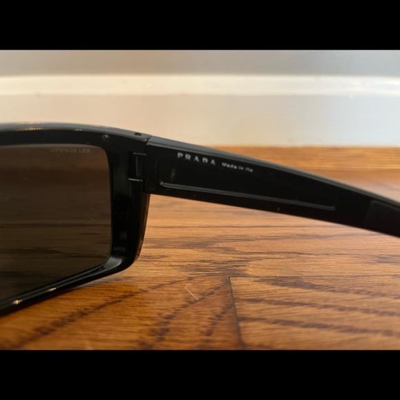Vintage Prada Sunglasses Made in Italy - authentic w/ case included - Picture 5 of 7
